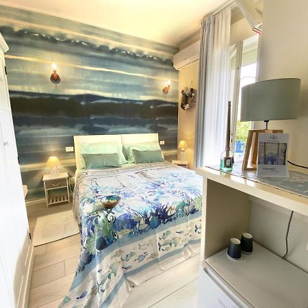 B&B Due Passi Dal Mare Cinquale Ngoại thất bức ảnh