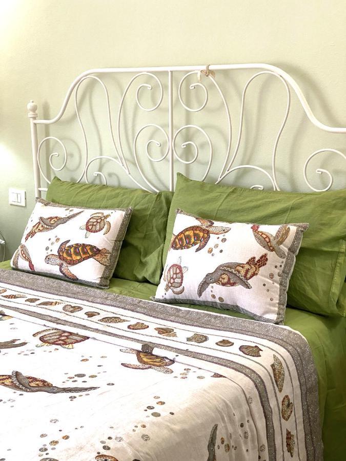 B&B Due Passi Dal Mare Cinquale Ngoại thất bức ảnh