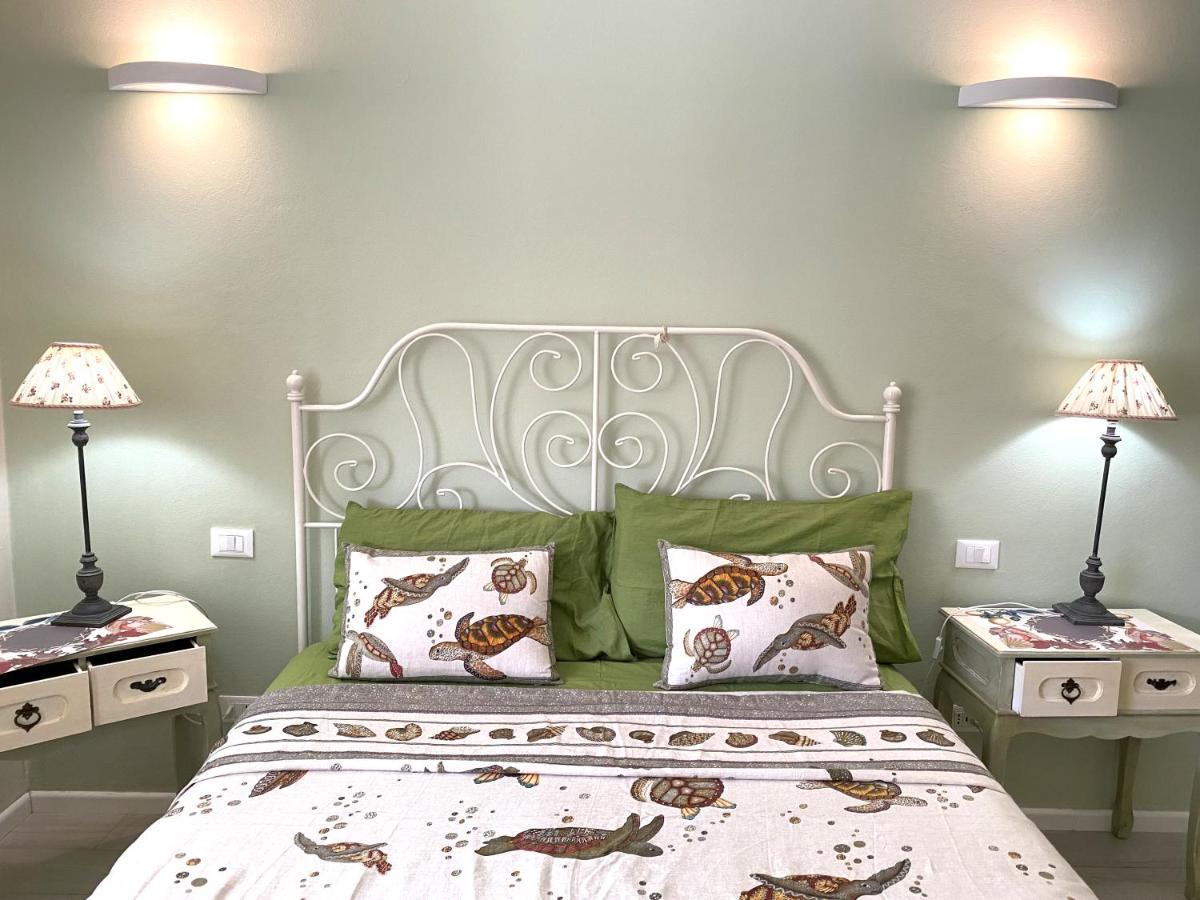 B&B Due Passi Dal Mare Cinquale Ngoại thất bức ảnh