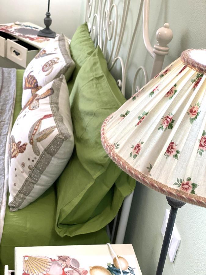 B&B Due Passi Dal Mare Cinquale Ngoại thất bức ảnh