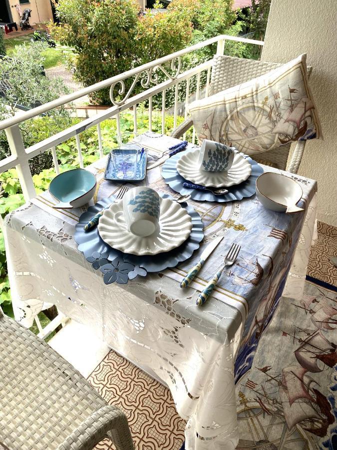 B&B Due Passi Dal Mare Cinquale Ngoại thất bức ảnh