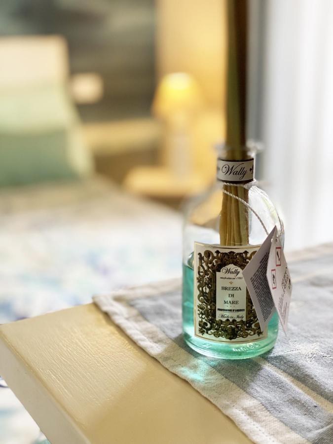 B&B Due Passi Dal Mare Cinquale Ngoại thất bức ảnh