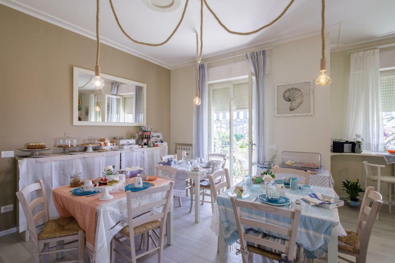 B&B Due Passi Dal Mare Cinquale Ngoại thất bức ảnh