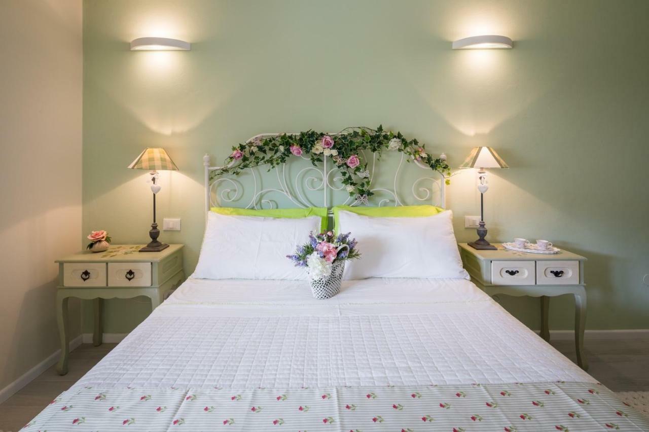 B&B Due Passi Dal Mare Cinquale Ngoại thất bức ảnh